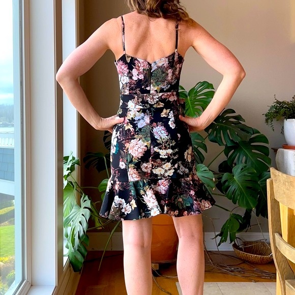 NICHOLAS Arielle Floral Ruffle Mini Dress - Picture 5 of 13